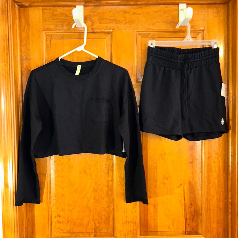 Free People Movement Women’s Shorts and cropped top set Size XS-NWTS